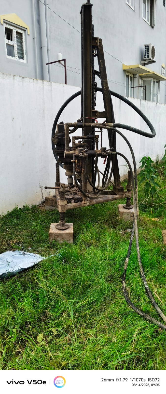 Placing heavy drilling rods
